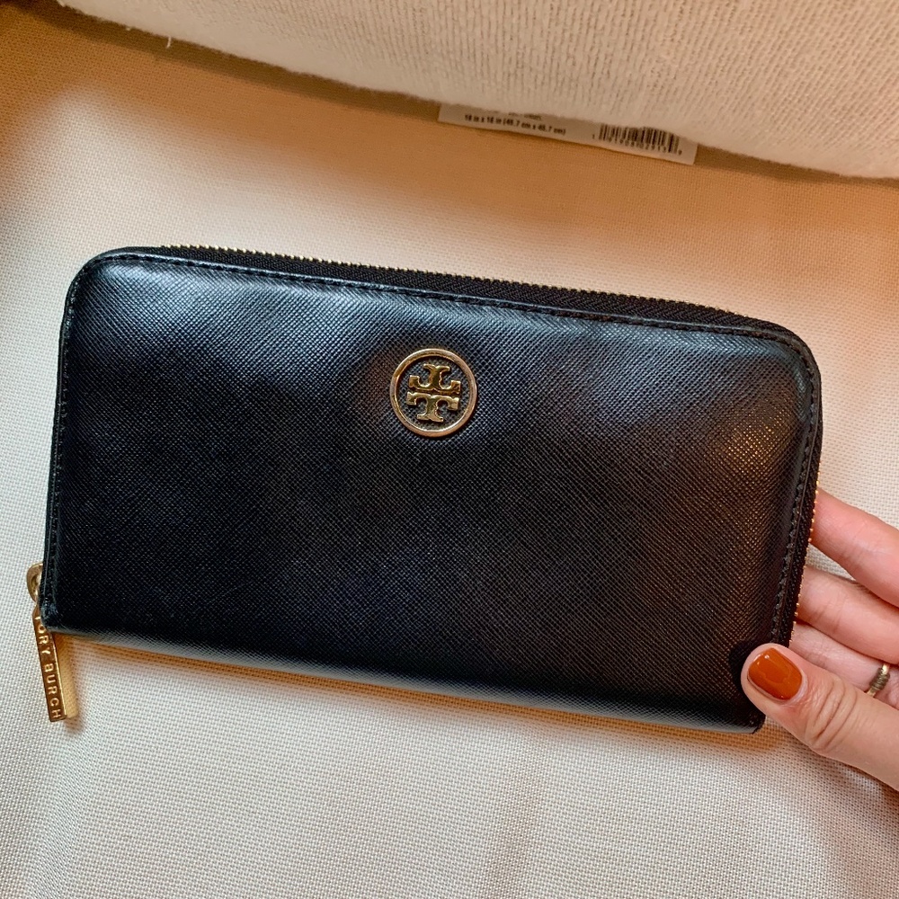 Tory Burch Robinson Zip Continental Wallet Black